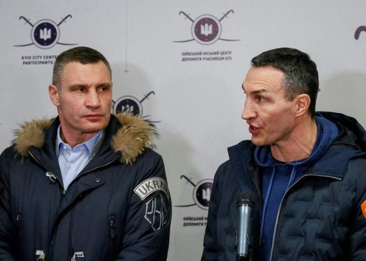 Mesajele transmise de Vitali Klitschko și fratele lui, Wladimir, de la începutul războiului din Ucraina. Fosta vedetă a boxului e primar în Kiev