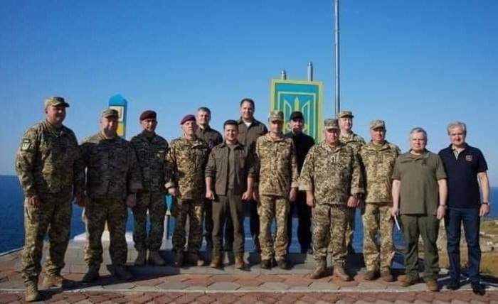 Ei sunt soldații eroi de pe Insula Șerpilor, uciși de militarii ruși. Cei 13 bărbați nu au vrut să se predea
