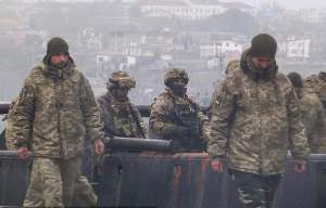Cei 13 soldați de pe Insula Şerpilor ar putea fi în viaţă. Ministerul rus al Apărării susține că militarii ucraineni au fost luați prizonieri / FOTO