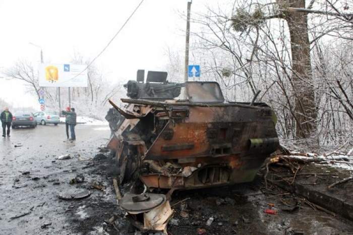 Ucrainenii se luptă eroic pentru țară. Armata a distrus blindatele rusești, în Harkov: „Orașul este complet curățat de inamic” / FOTO