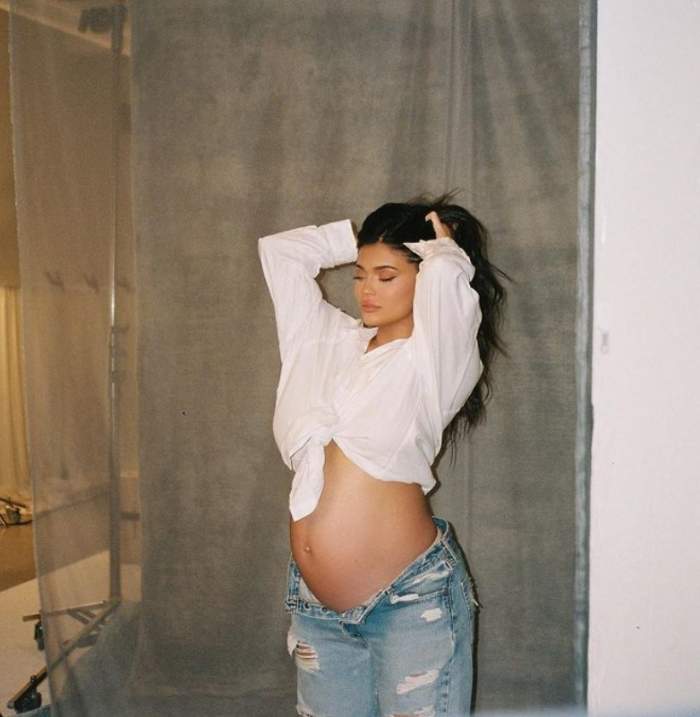 Kylie Jenner a născut al doilea copil. Vedeta a publicat prima poză cu bebelușul ei și al lui Travis Scott