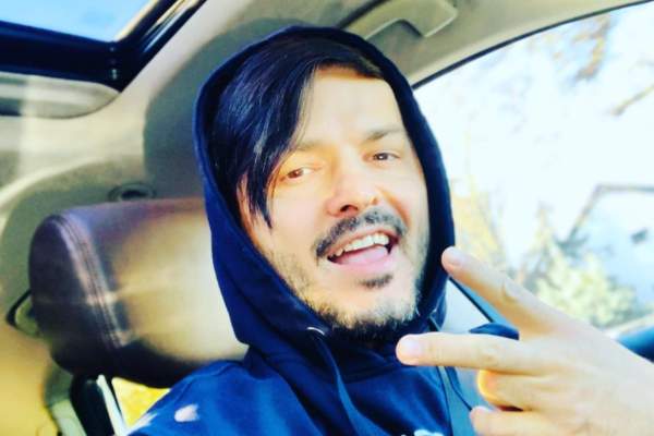 Cel mai bun banc spus de Liviu Vârciu: ”Într-o cafenea stă un domn...”