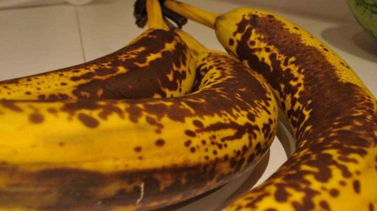 5 retețe cu banane foarte coapte. Cum le poți folosi când au coaja neagră