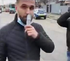 Acces Direct. Cum a reacționat tatăl Raisei Nicoleta când a văzut imaginile cu polițistul filmat în timpul testării antidrog: ”El acolo se crede la o shaormerie, undeva”