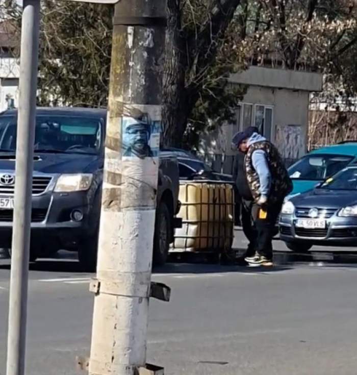 Un bărbat din Tecuci a cumpărat 1.000 de litri de motorină. Ulterior i s-a răsturnat containerul chiar pe șosea / FOTO