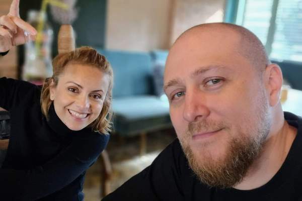După cât timp s-a mutat Simona Gherghe alături de soțul ei. Vedeta a oferit detalii neștiute: „Nu prea cred eu în dragoste la prima vedere”