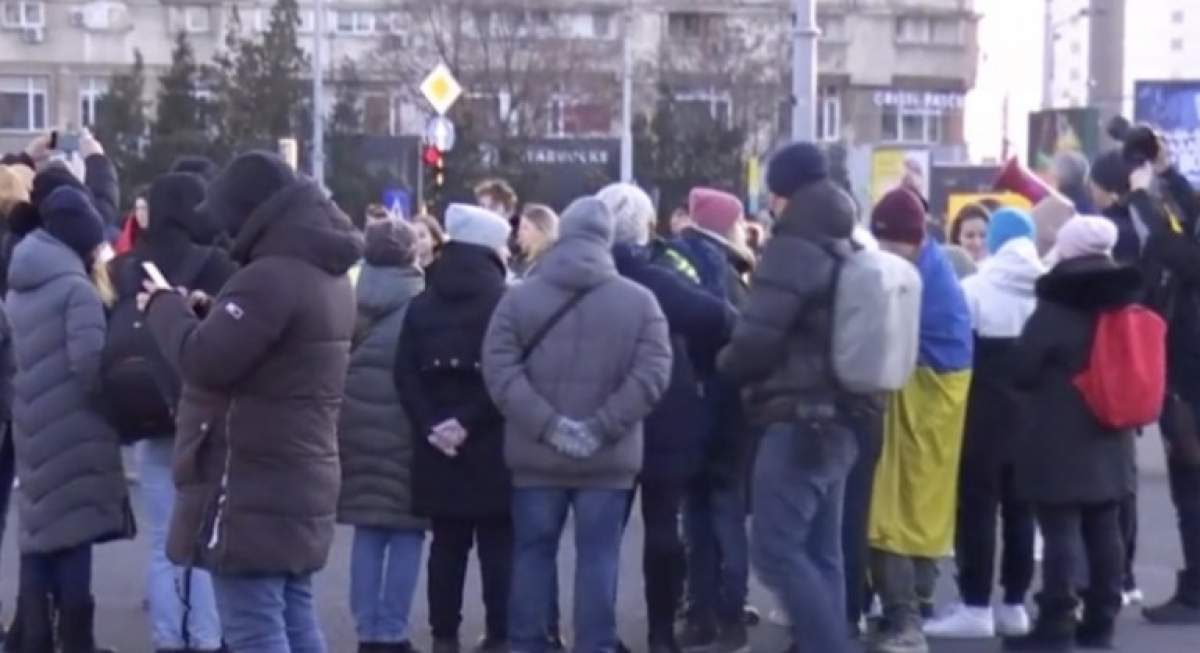 Protest de proporții în Piața Victoriei din Capitală! Sute de manifestanți s-au declarat împotriva războiului din Ucraina / FOTO
