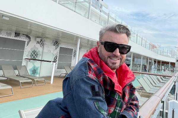 De ce au vrut părinții să-l dezmoștenească pe Cătălin Botezatu. Designer-ul, declarații exclusive: ”A fost un haos în familia mea”