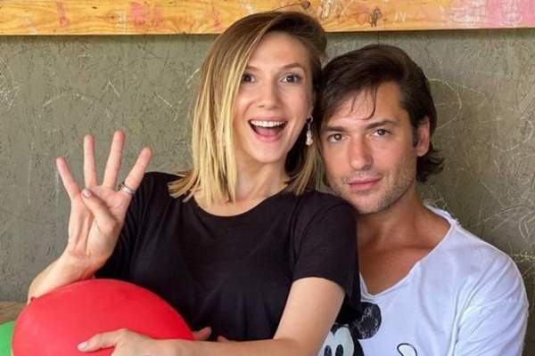 Adela Popescu, din nou gravidă? A publicat o imagine cu Radu Vâlcan și a stârnit reacții: "Noi trei, găsiți intrusul!"