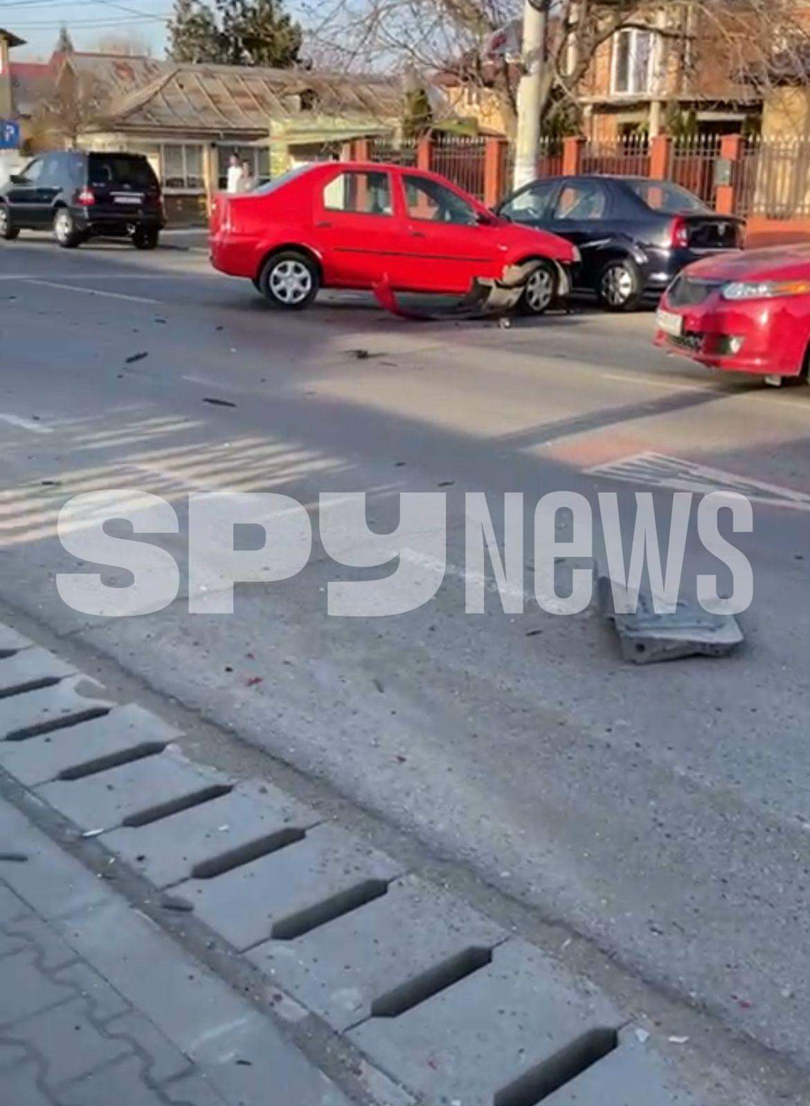 Laurette, accident grav cu patru mașini, în fața unei grădinițe. Imagini exclusive