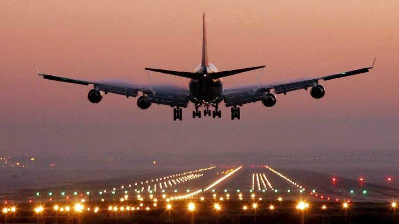 Alertă cu bombă la bordul unui avion!
