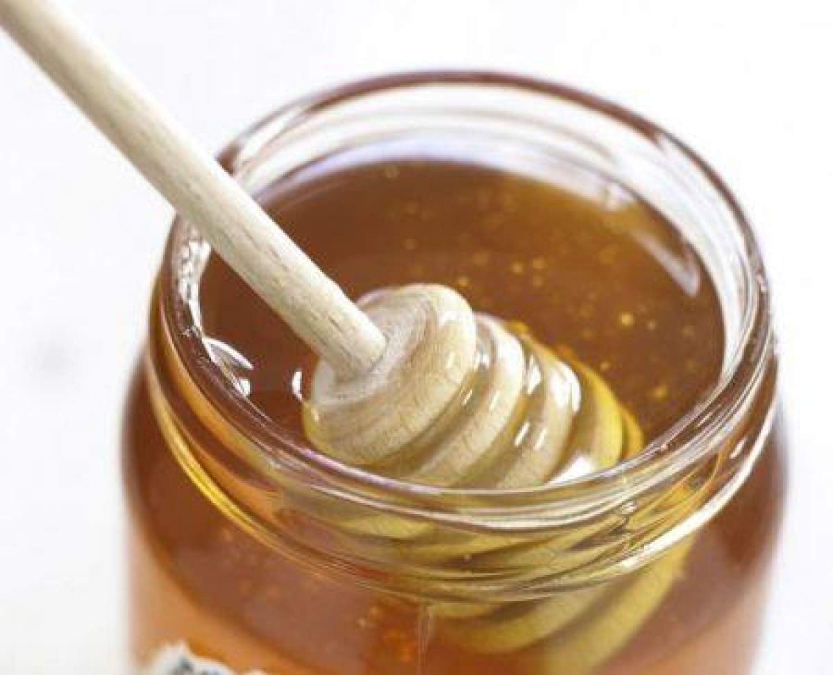 De ce să nu pui niciodată miere în ceaiul fierbinte De ce să nu pui niciodată miere în ceaiul fierbinte. Este îngrijorător pentru sănătatea ta