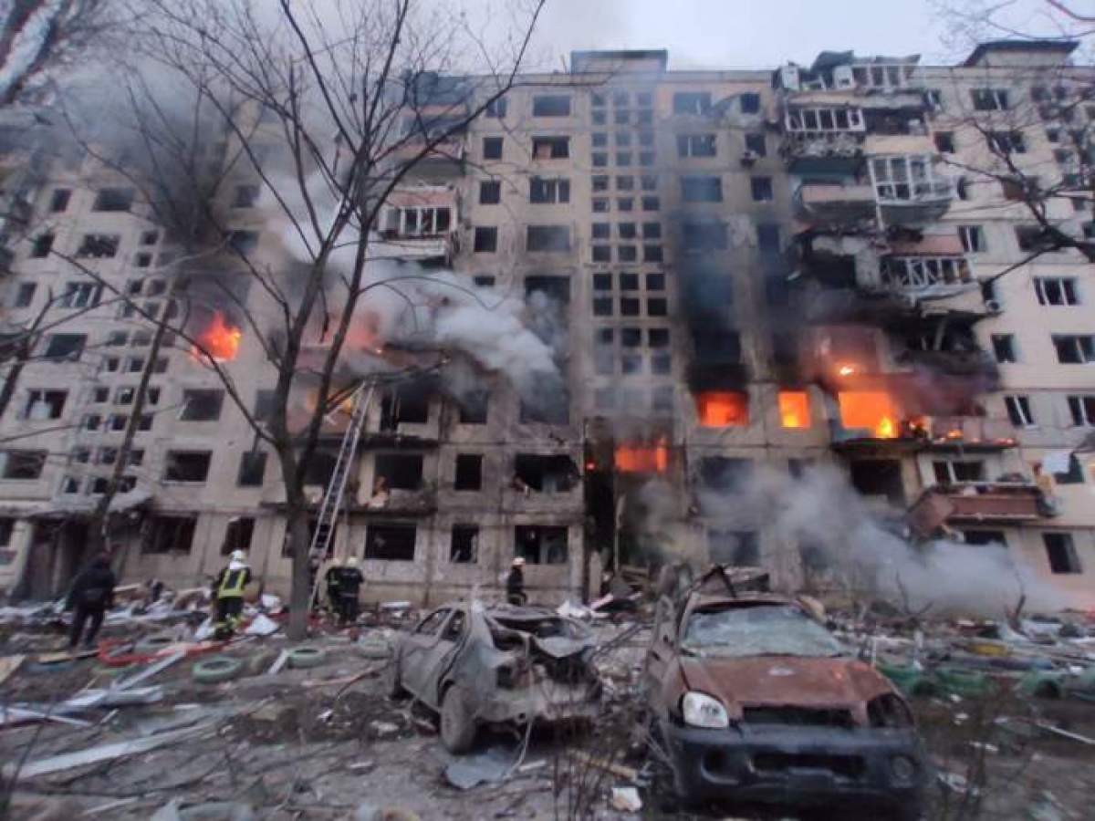 clădire distrusă de atacurile rușilor