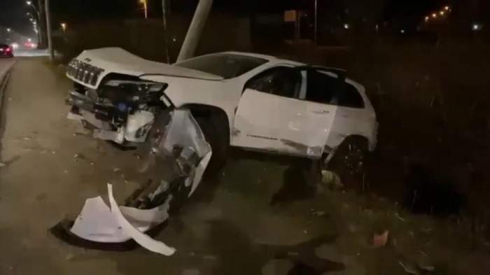 Mașină distrusă într-un accident!