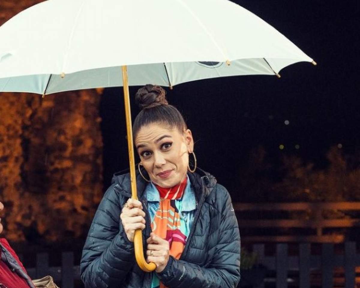Irina Fodor, cu o umbrelă