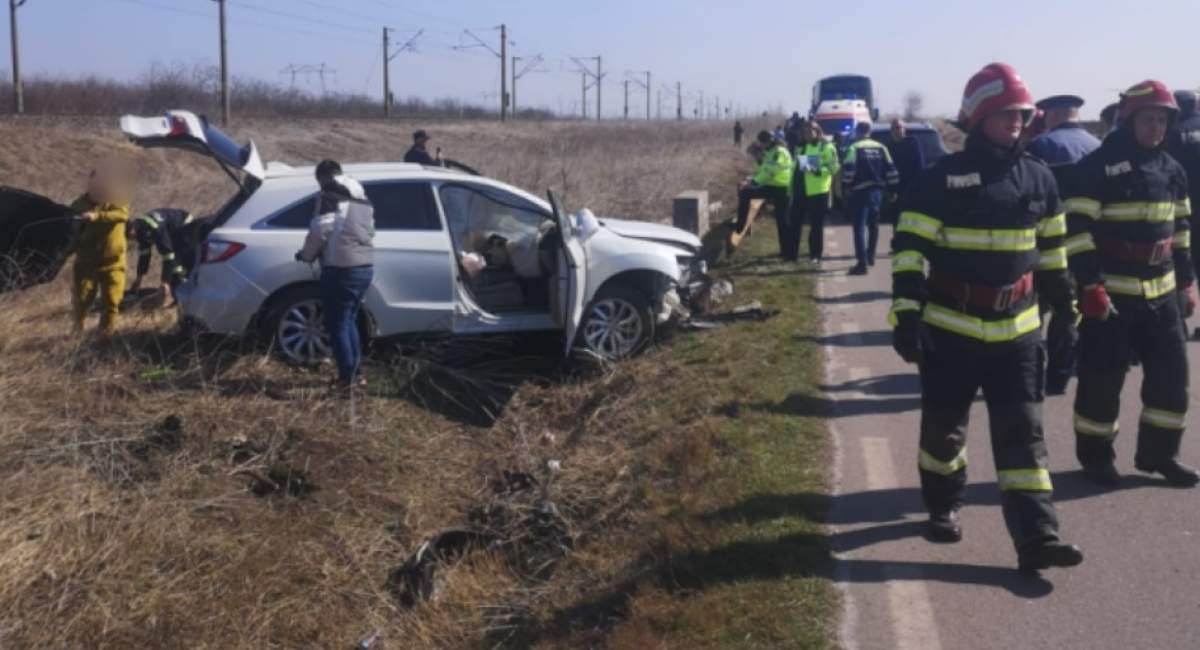 Accident rutier grav în Ialomița, cu cinci victime, printre care și copiii. În aceste momente intervine elicopterul SMURD / FOTO