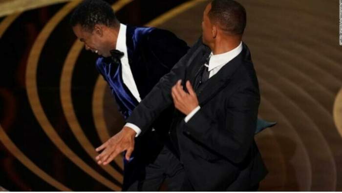 Scene șocante la Oscar! Will Smith l-a lovit pe Chris Rock: ”Să nu mai aud numele soției mele” / VIDEO