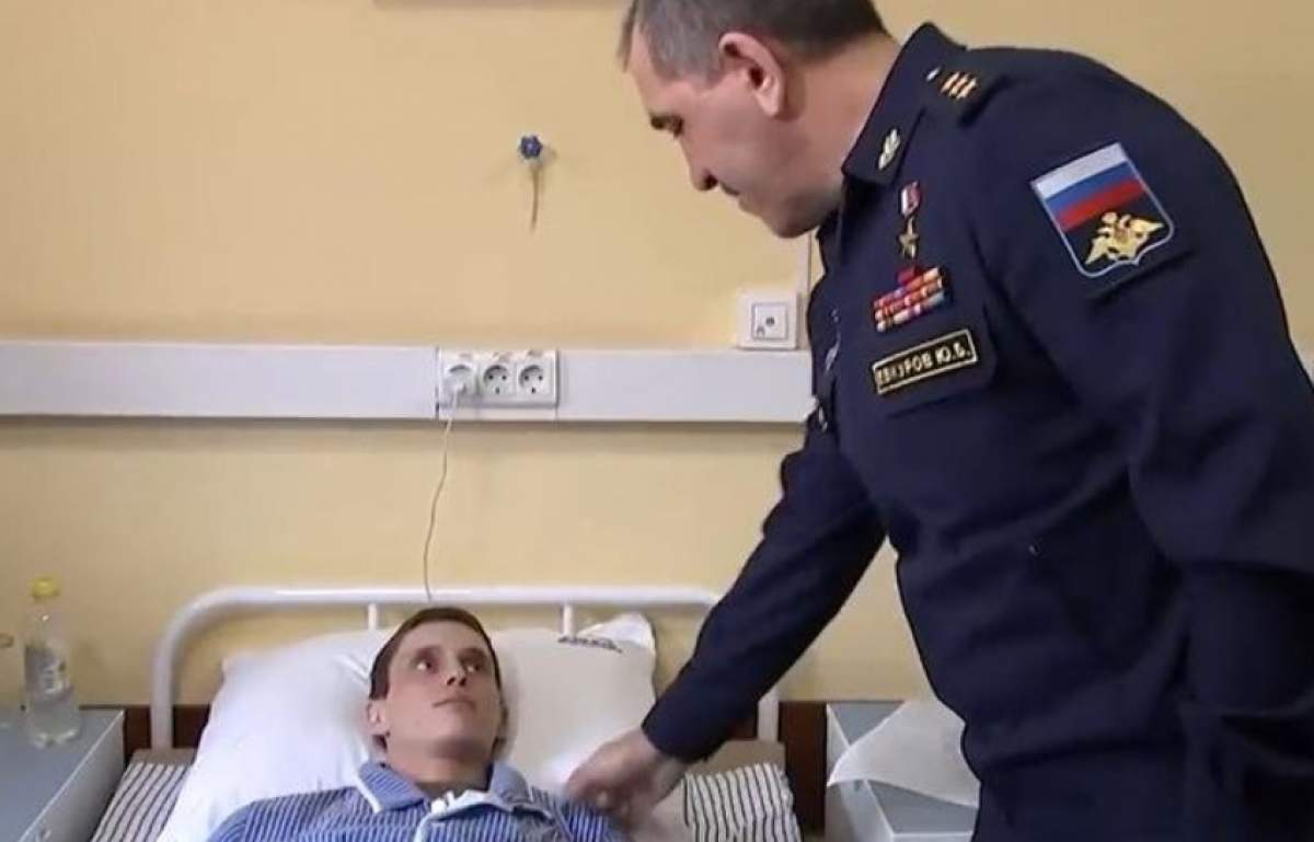 Ministrul-adjunct al apărării din Rusia, gafă de proporții, în fața unui soldat olog: ”Sper că te vei pune curând pe picioare”