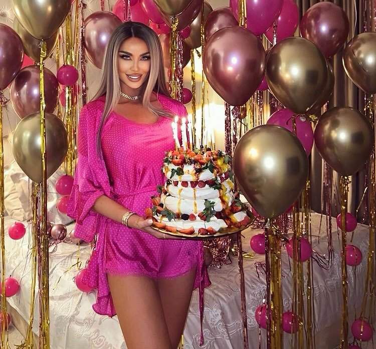 Bianca Drăgușanu își sărbătorește astăzi ziua de naștere! Cum a celebrat, la împlinirea celor 40 de ani / FOTO