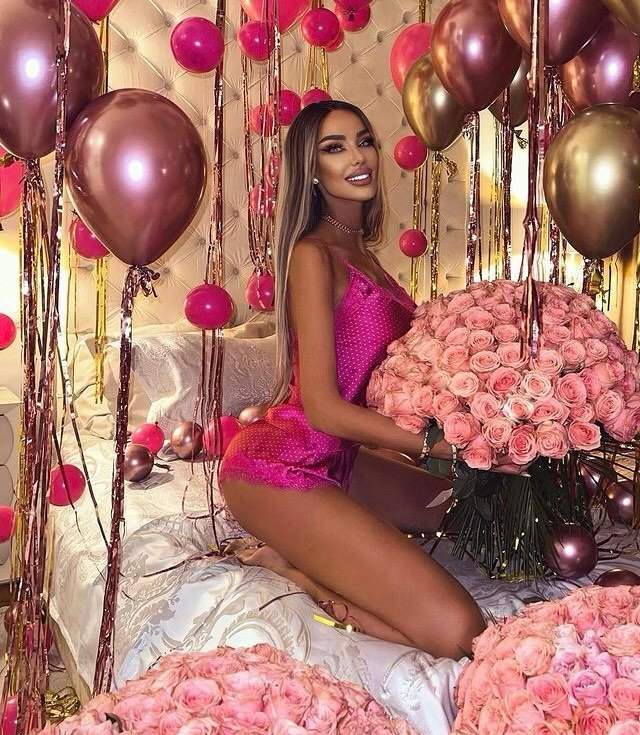 Bianca Drăgușanu își sărbătorește astăzi ziua de naștere! Cum a celebrat, la împlinirea celor 40 de ani / FOTO