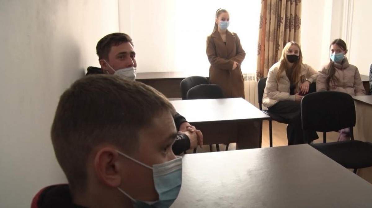 Sute de tineri din Ucraina vin în România pentru terminarea studiilor. Confesiunile lor: „Nu am mâncat, am dormit pe stradă”