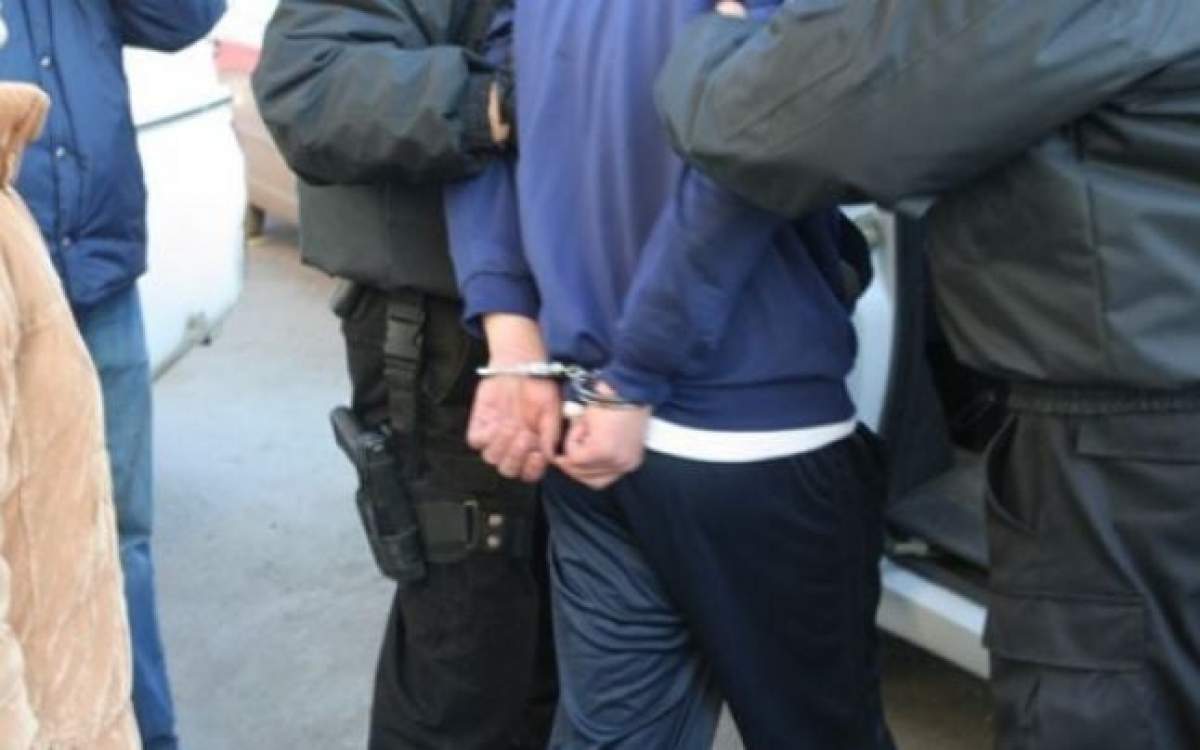 Un elev de 17 ani din Vrancea a bătut doi profesori. Tânărul a fost reținut de către oamenii legii pentru 24 de ore