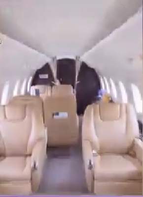 Monica Gabor și Mr. Pink, imagini spectaculoase din avionul privat. Nici gând de despărțire între cei doi îndrăgostiți / FOTO