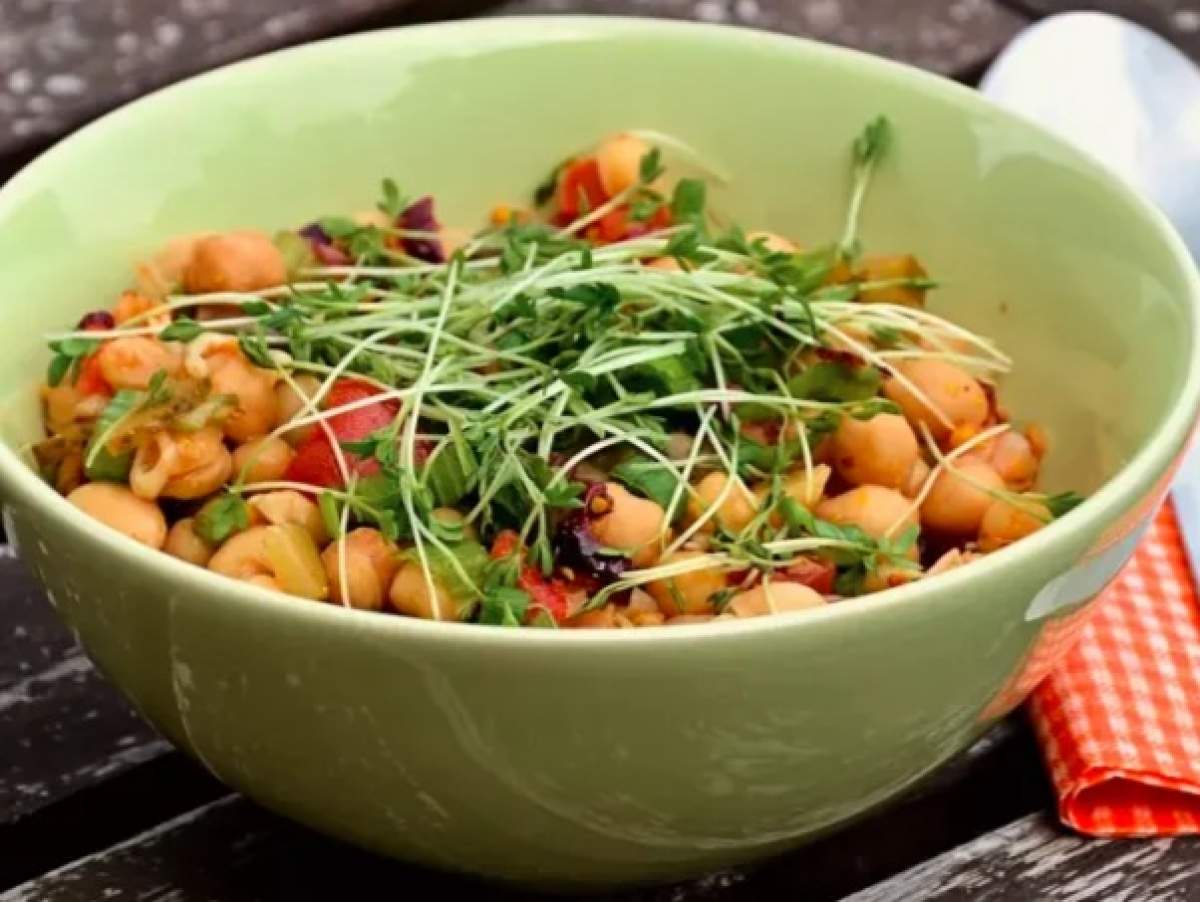 Rețetă de salată marocană de năut. Un preparat ușor pentru toți cei dragi
