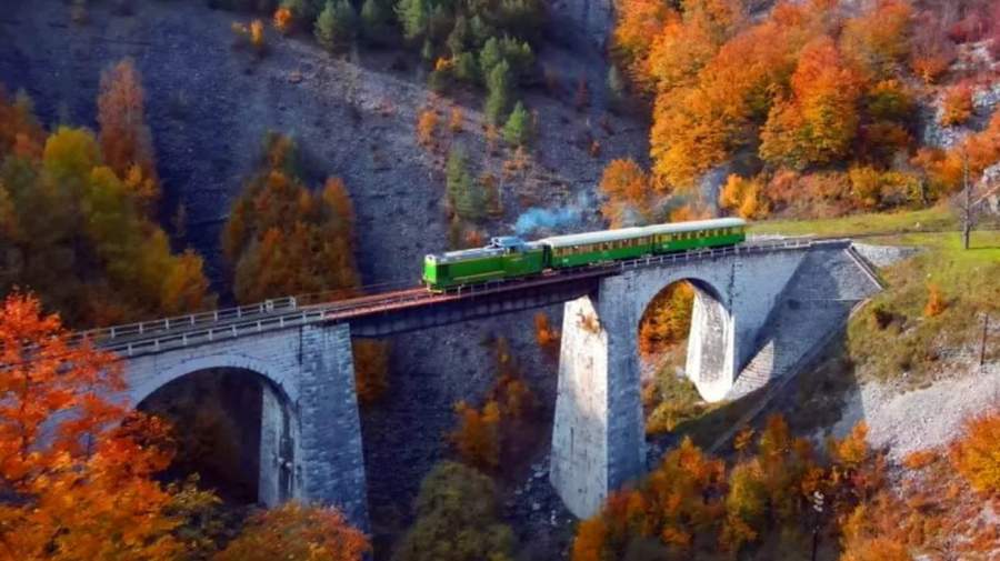 Cale ferată din România, unică în întreaga lume. Locul în care trebuie neapărat să mergi / FOTO