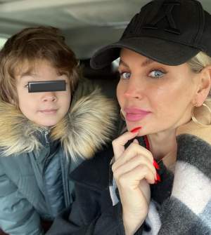 Cum are grijă Andreea Bănică de fiul ei. Băiețelul este bolnav: „Pruncului îi trebuie lichide” / FOTO