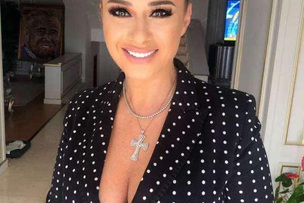 Anamaria Prodan, distracție pe cinste alături de fini. Femeia de afaceri cântă și se simte bine în plin divorț
