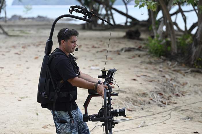 Câte tone de echipament au fost folosite la filmările emisiunii Insula Iubirii: ”Am optat pentru un transport aerian”
