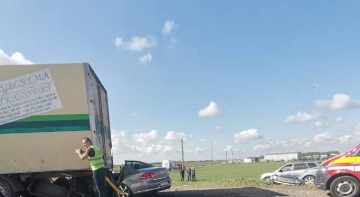 Accident tragic, între un autoturism și un autocamion, în Buzău. Unul dintre șoferi a murit pe loc / FOTO