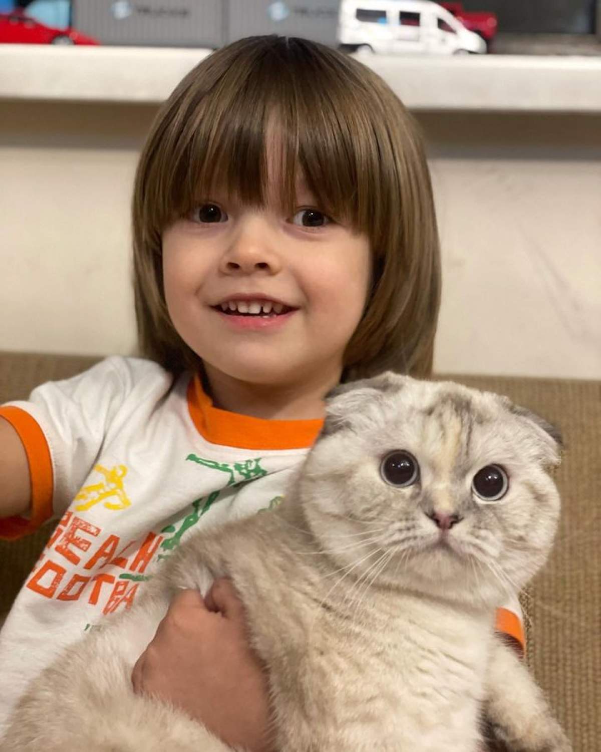 Sasha, băiețelul de patru ani, care s-a pierdut pe 10 martie încercând să fugă din Kiev, a fost găsit mort. ‘’Îngerașul nostru’’ Sasha, băiețelul de patru ani, care s-a pierdut pe 10 martie încercând să fugă din Kiev, a fost găsit mort. ‘’Îngerașul nostru’’