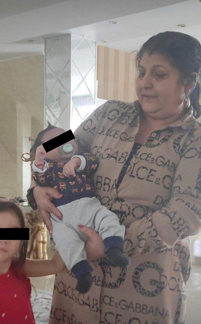 Mama lui Tzancă Uraganu, prima apariție în mediul online cu bebelușul nou-născut. Cum au fost surprinși cei doi / FOTO