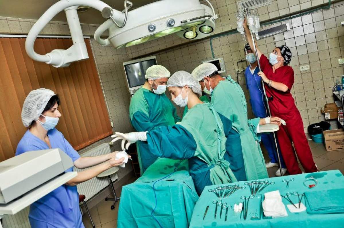 Ce au găsit medicii în stomacul unui bărbat din Cluj-Napoca. Valorează în jur de 14.000 de euro