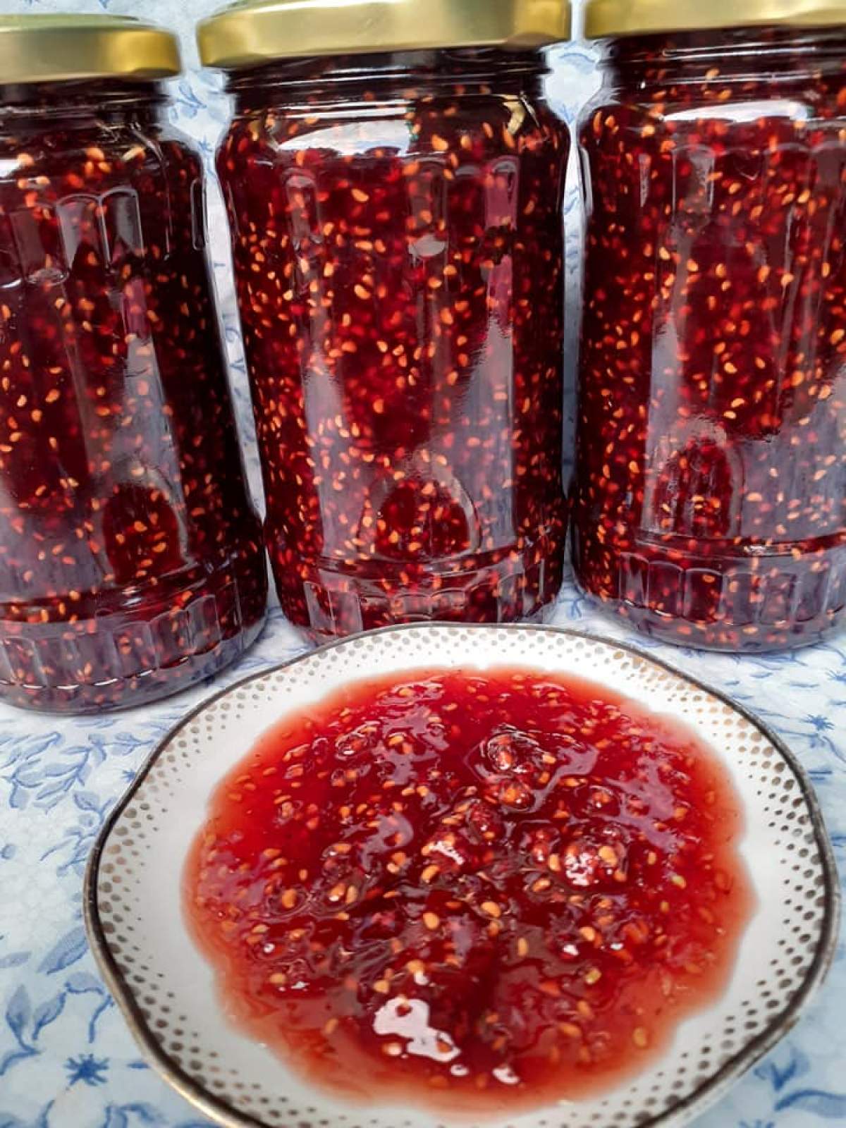 Rețetă de dulceață de căpșuni cu chia. Bună de te lingi pe degete Rețetă de dulceață de căpșuni cu chia. Bună de te lingi pe degete