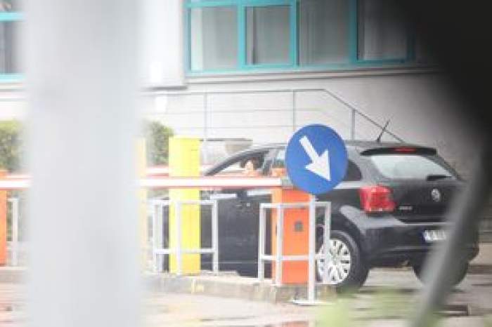Oana Sârbu este încă îndoliată după moartea tatălui ei. Imaginile care spun adevărul despre starea de spirit a actriței / PAPARAZZI