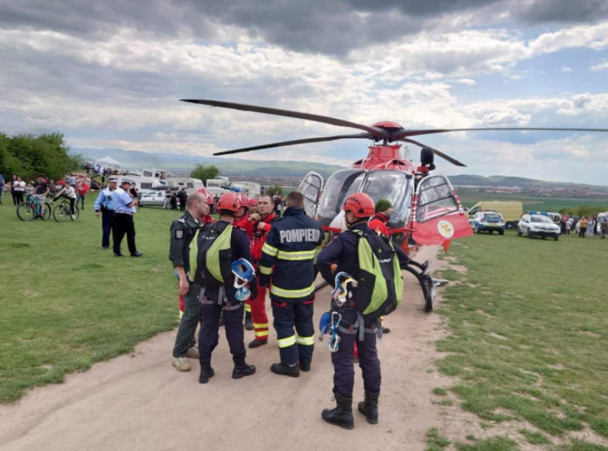 Un ATV în care se aflau doi copii s-a răsturnat la Râpa Roşie, Alba. Un elicopter SMURD și alpiniștii intervin de urgență / FOTO