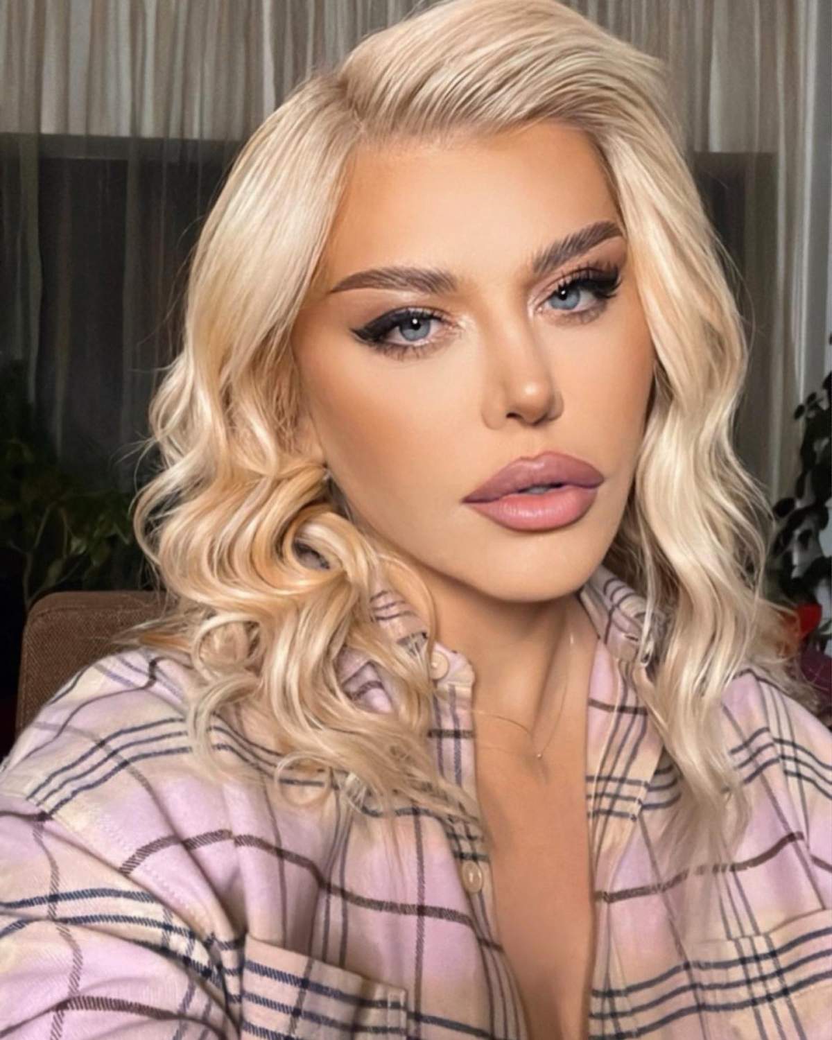 Loredana Groza, schimbare radicală de look: “Semeni din ce în ce mai mult cu Bianca Drăgușanu” / FOTO