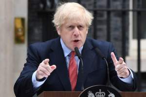 Un bărbat a intrat cu mașina în casa lui Boris Johnson din Londra. Locuința valorează 1,3 milioane de lire sterline / FOTO