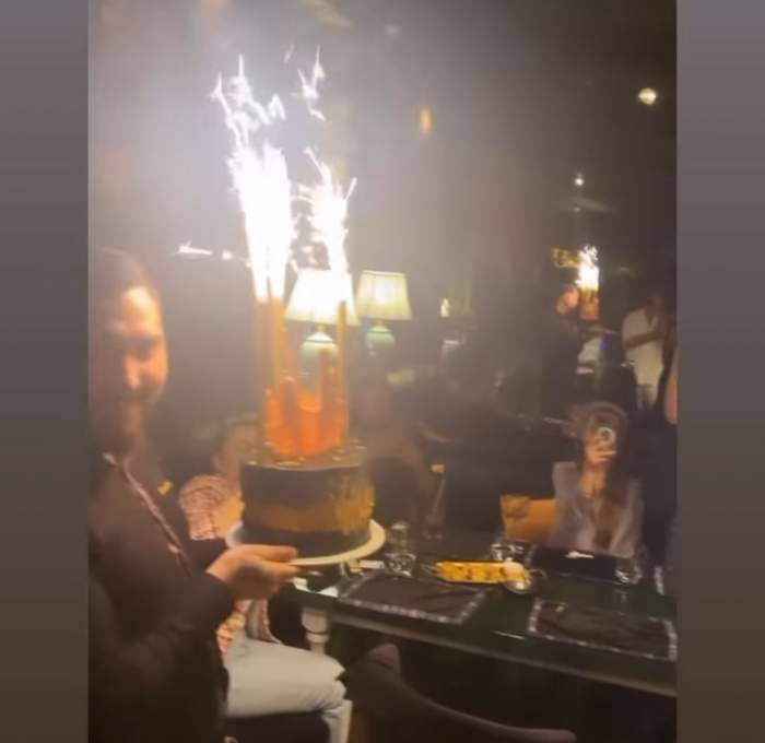 Andreea Tonciu își serbează ziua de naștere azi! Cum a sărbătorit vedeta la miezul nopții / FOTO