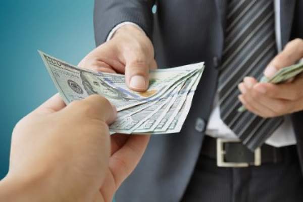 Trei zodii vor avea parte de un salariu uriaș în iunie. Ei dau lovitura