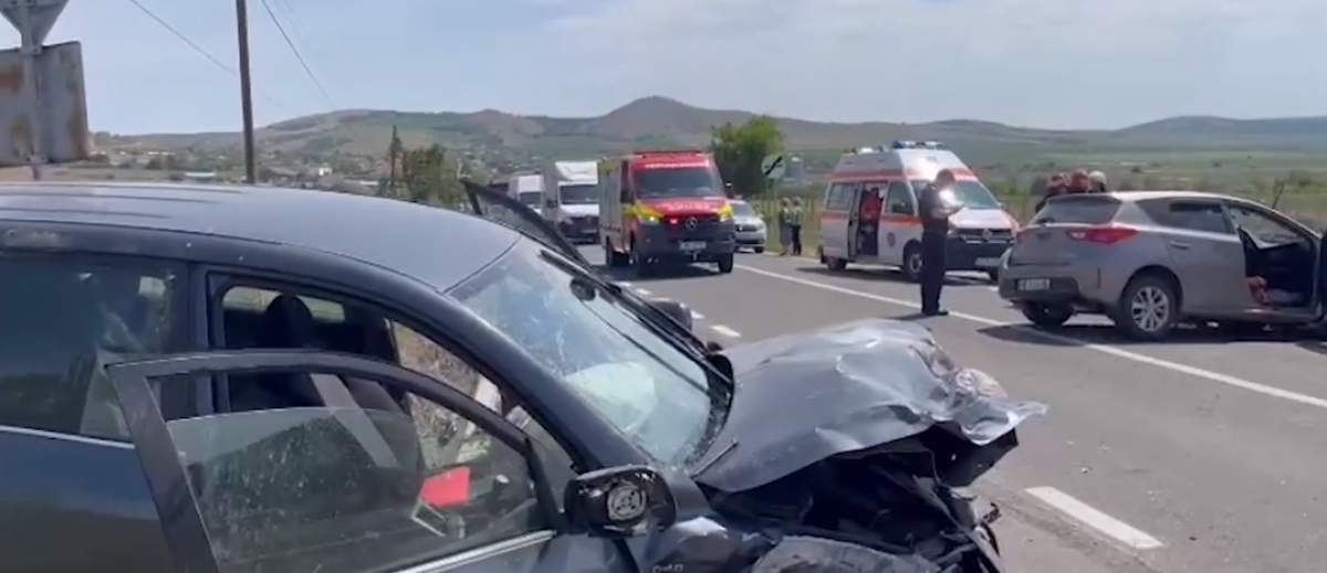 Accident teribil în judeţul Tulcea. Cinci oameni, printre care trei ucraineni, au fost grav răniți / FOTO