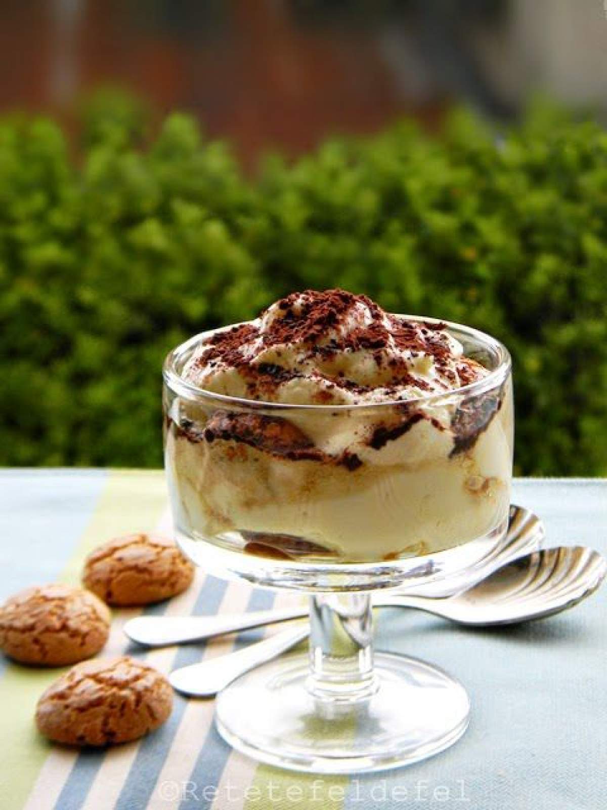 Rețetă de tiramisu cu amaretti la pahar. Un desert delicios pentru zilele călduroase