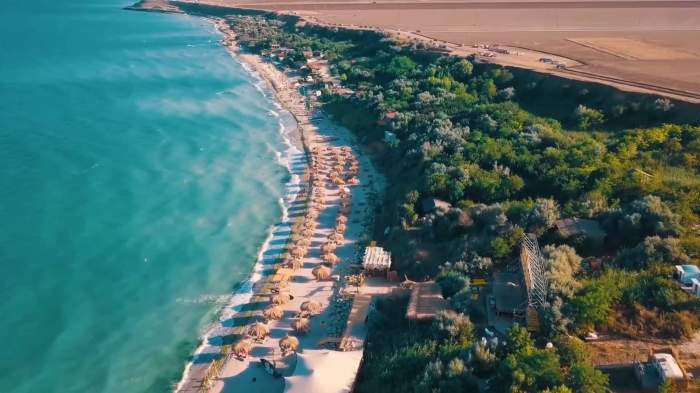 Cea mai frumoasă plajă din România. Nisip fin și apă turcoaz ca în Grecia