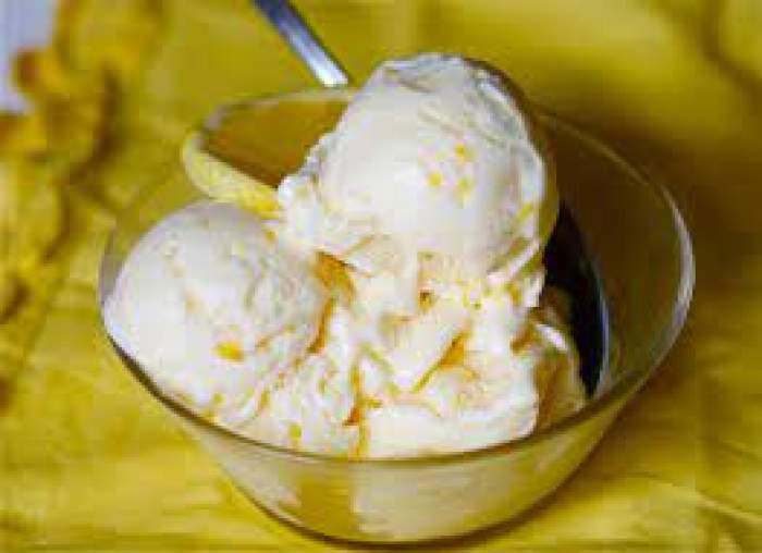 Rețetă înghețată cremoasă cu iaurt. Un desert ideal pentru zilele toride de vară