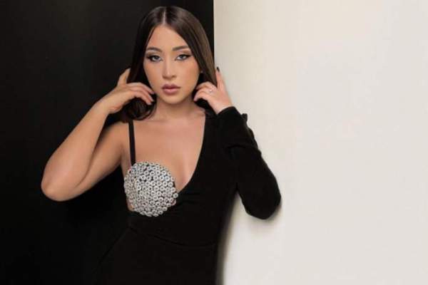 Nicole Cherry a schimbat trei ținute la marea zi din viața ei. Artista și-a botezat fiica și s-a cununat civil cu Florin Popa / FOTO