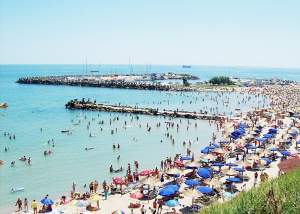 Stațiunea din România, cea mai ieftină! Plajă, mare și distracție, cu bani puțini! Aici orice român își permite un concediu / FOTO