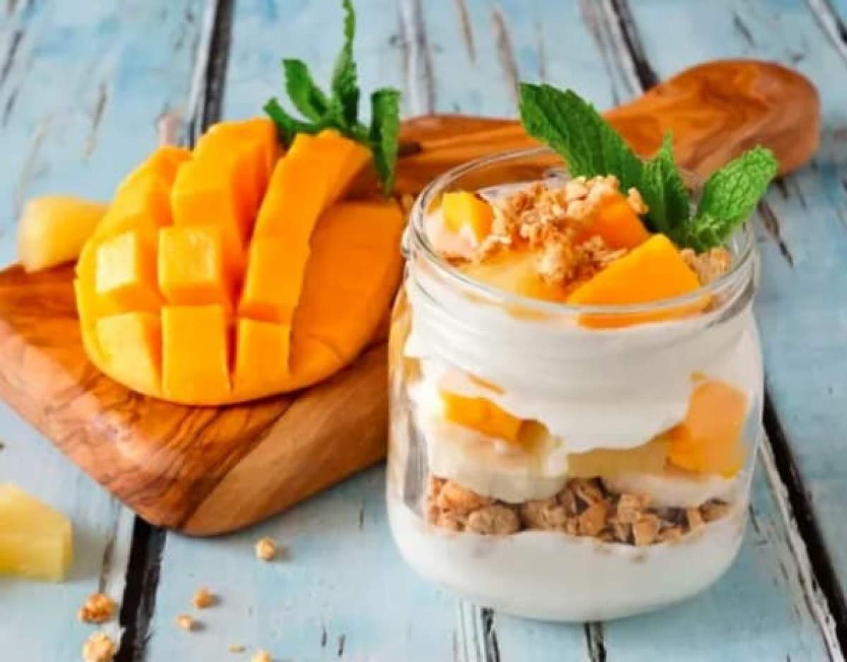 Parfait cu mango. Un desert răcoritor pentru zilele calde